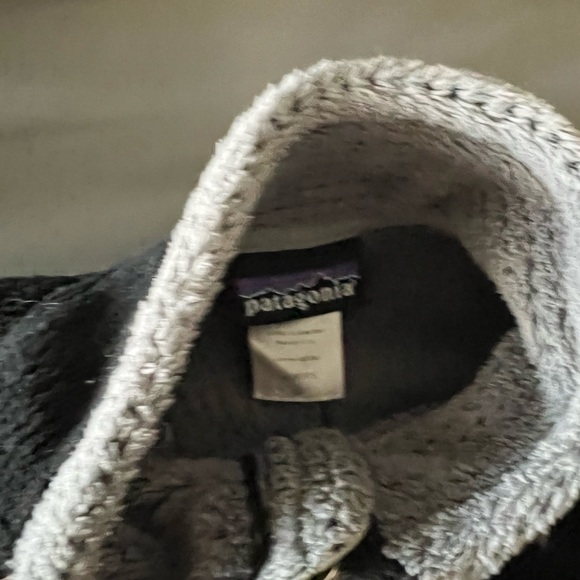 Patagonia polartec womens jacket, perfect for someone who’s always cold - Picture 3 of 7